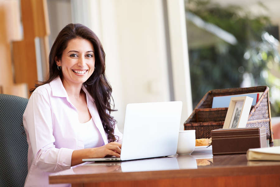 hispanic woman looking for company online